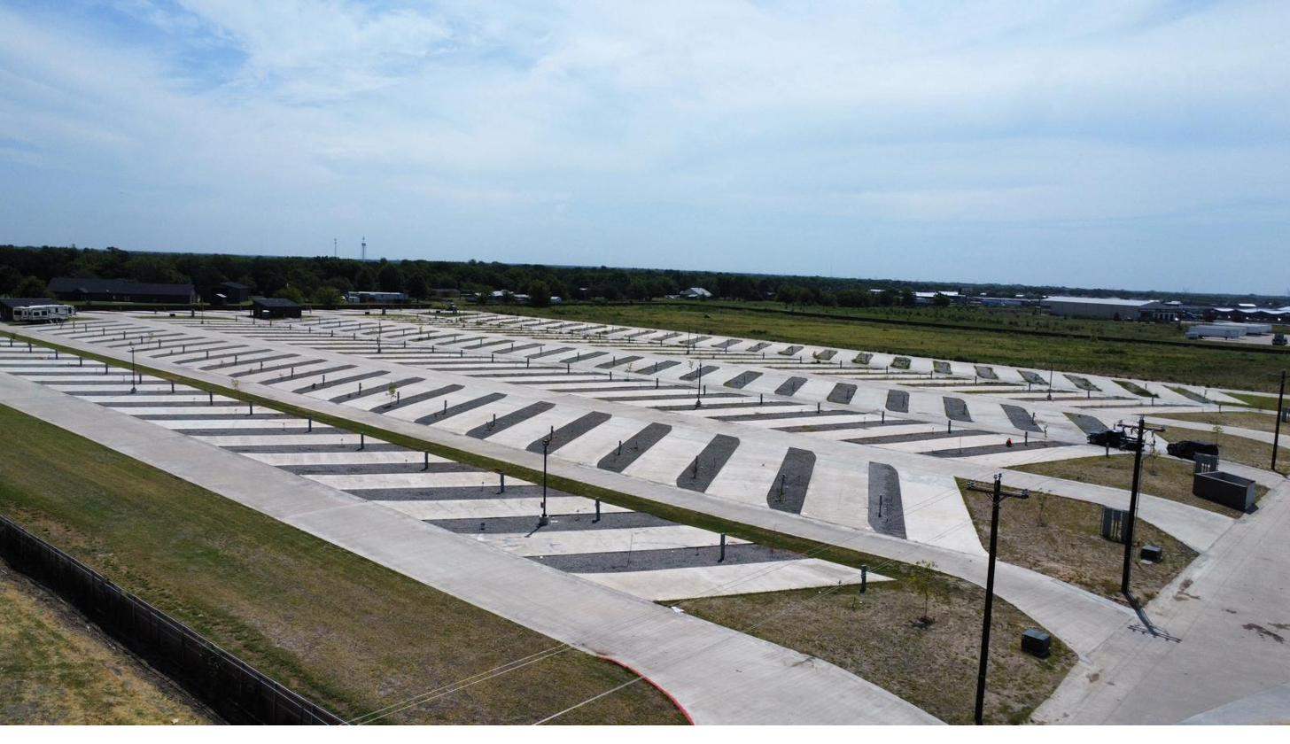 Thirty acres of open ground to walk pets at Super Park RV