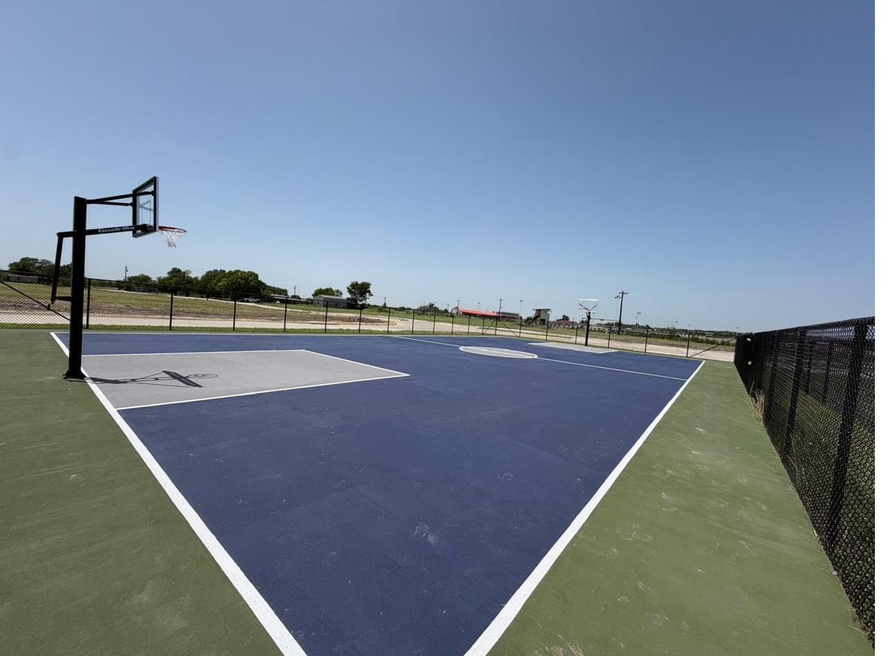Basketball court at Super Park RV